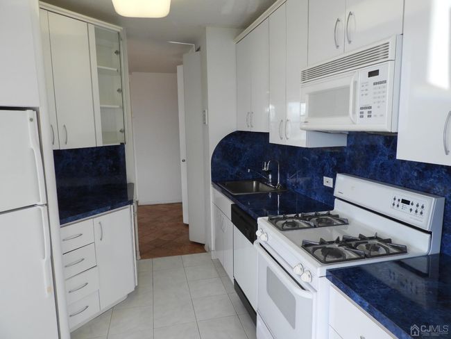 APT-11G - 7002 Kennedy Blvd E, Townhouse with 1 bedrooms, 2 bathrooms and null parking in Guttenberg NJ | Image 11