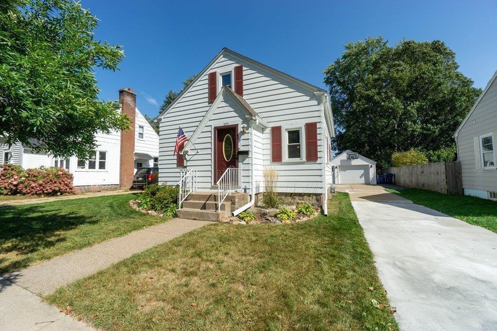 6th Ave, Wausau, WI 54401