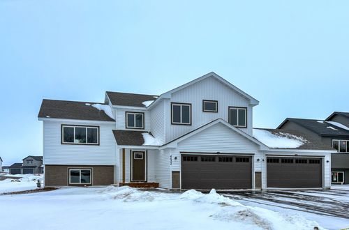 4622 9th St Ne, Saint Cloud, MN, 56304-9452 | Card Image