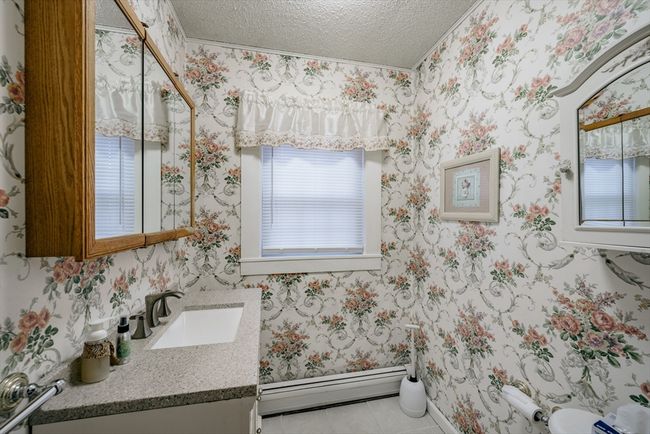 8 Wright St, House other with 4 bedrooms, 2 bathrooms and 2 parking in Easthampton MA | Image 13