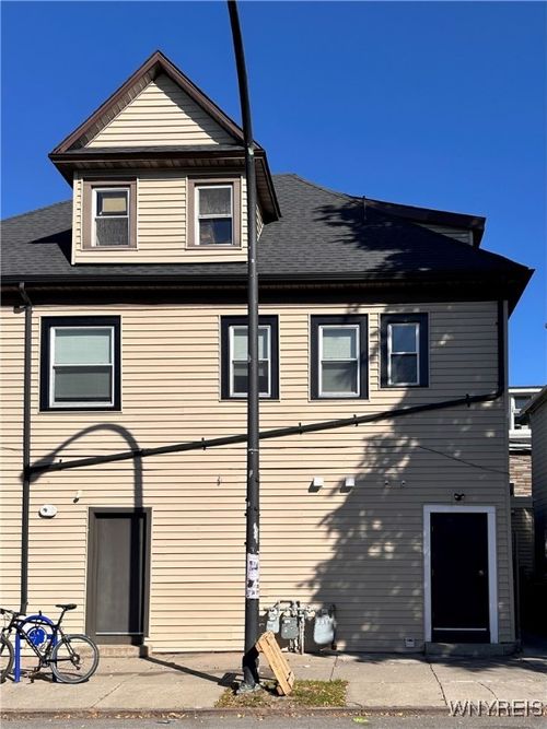 387 Forest Ave, Buffalo, NY, 14213-1208 | Card Image