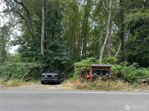 17037 Tiger Mountain Rd Se, Issaquah, WA, 98027-8336 | Card Image