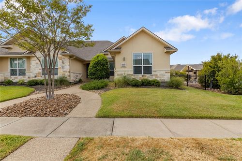 3813 Silverthorne Ln, College Station, TX, 77845-4363 | Card Image