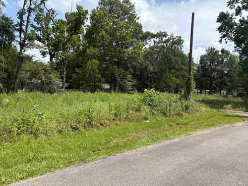 955 Vaughn St, Vidor, TX, 77662-4526 | Card Image