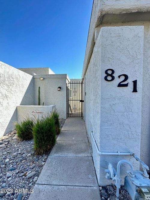 821 E Orange Dr, Phoenix, AZ, 85014-3253 | Card Image