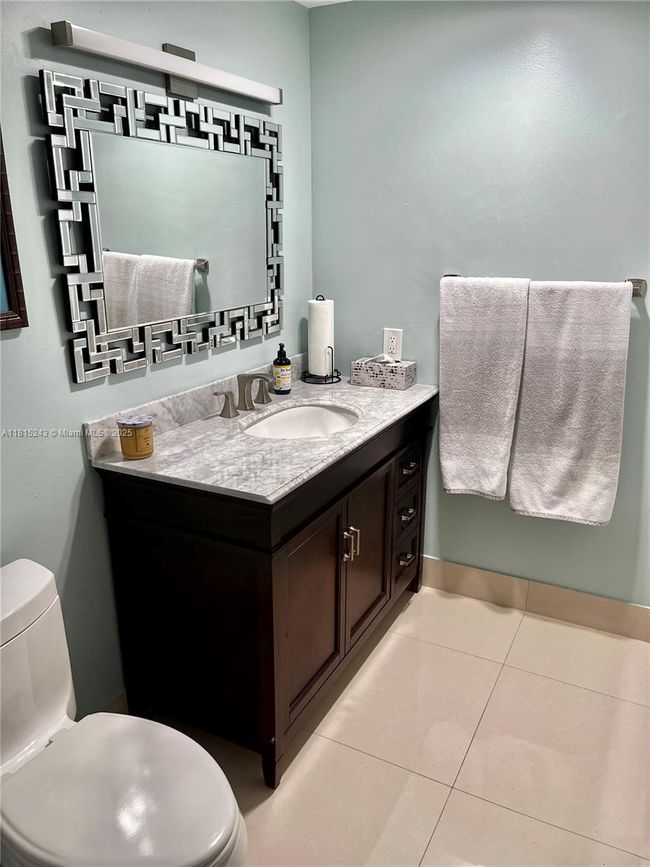 APT-1014 - 4001 Hillcrest Dr, Condo with 1 bedrooms, 2 bathrooms and null parking in Hollywood FL | Image 16