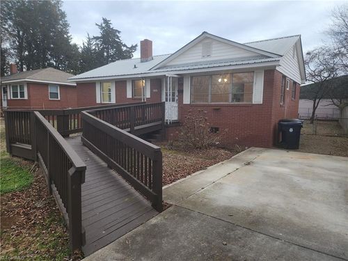 105 Shoaf St, Lexington, NC, 27292-1273 | Card Image