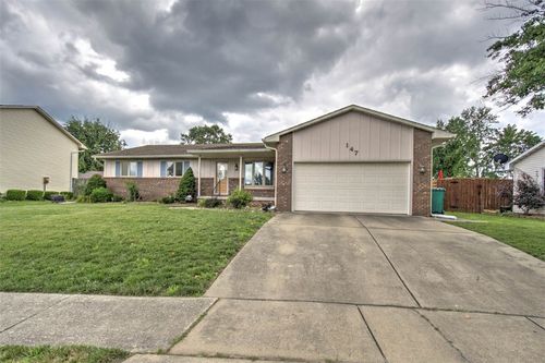 147 Fenway Dr, Decatur, IL, 62521-5609 | Card Image