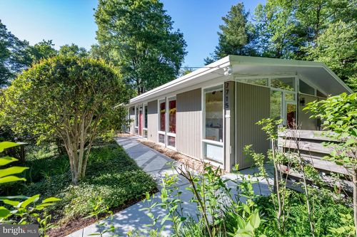 7715 Elba Rd, ALEXANDRIA, VA, 22306-2557 | Card Image