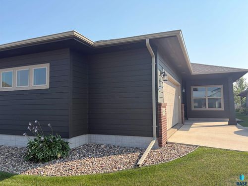 5101 E 61st St Street, Sioux Falls, SD, 57108 | Card Image
