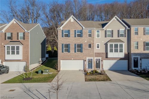 1129 Bean Ln, Akron, OH, 44313-7800 | Card Image