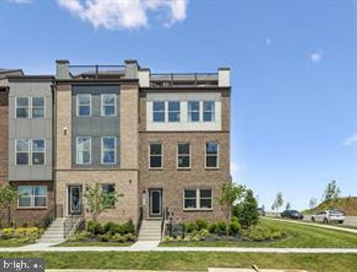 8784 Noether St, Manassas, VA, 20109-4054 | Card Image