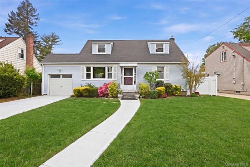 6 Kent Ln, Farmingdale, NY, 11735-6124 | Card Image
