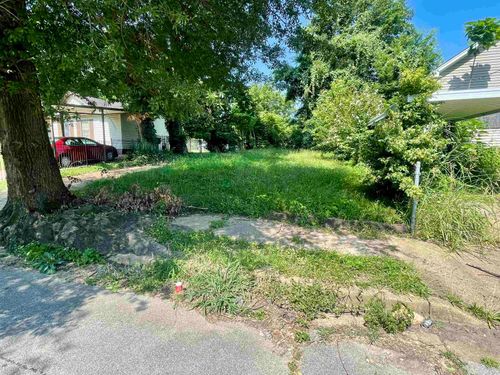 1375 Greenwood St, Memphis, TN, 38106-4925 | Card Image