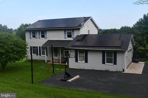 711 Stallion Dr, AUBURN, PA, 17922-9567 | Card Image