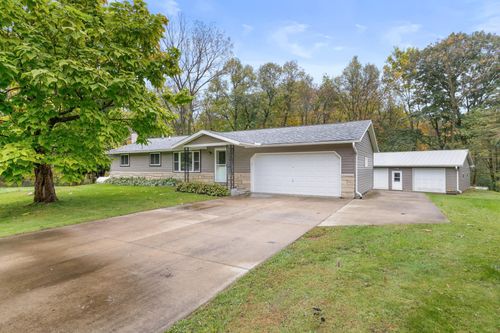42671 Lisa Ln, Winona, MN, 55987-5984 | Card Image