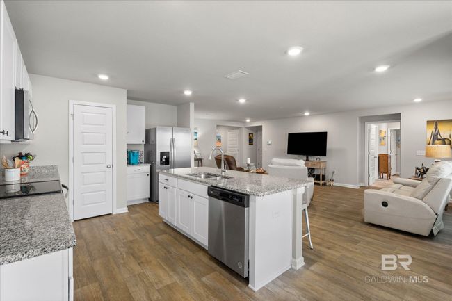 Kitchen | Image 8