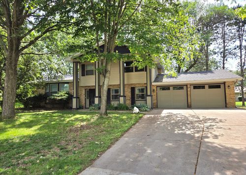 3973 Birch Knoll Dr, White Bear Tp, MN, 55110-4501 | Card Image