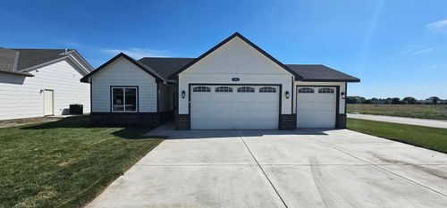 1501 E Midway Ct, Valley Center, KS, 67147-1133 | Card Image