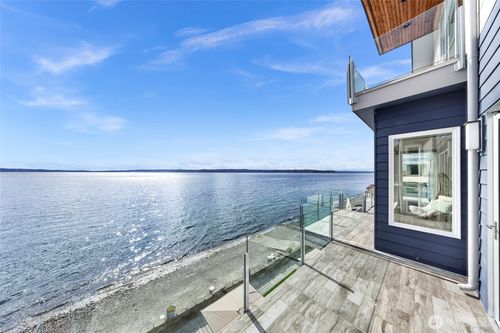 12065 30th Ave Sw, Burien, WA, 98146-2440 | Card Image