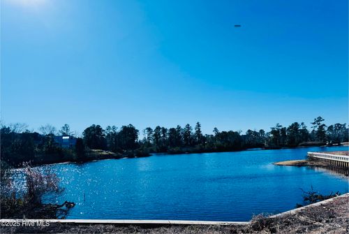 101 Shoreview Dr, New Bern, NC, 28562-6611 | Card Image