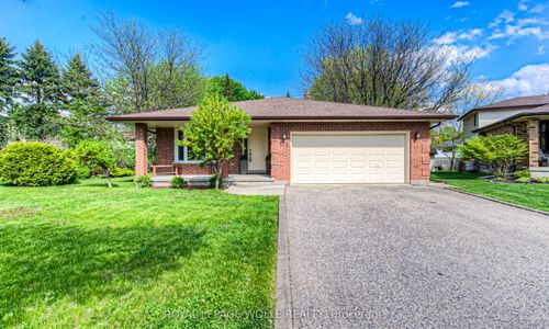 171 Mayberry Crt, Waterloo, ON, N2K3K2 | Card Image