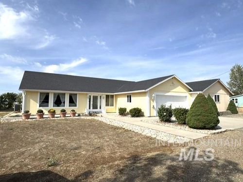 2621 Nw Doris Dr, Mountain Home, ID, 83647 | Card Image