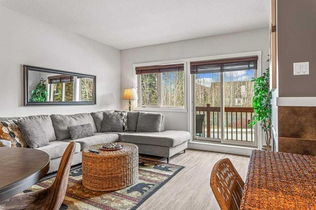 102 - 101 Montane Road, Home with 2 bedrooms, 2 bathrooms and 1 parking in Canmore AB | Image 3