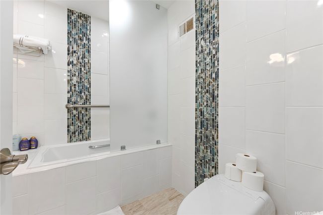 PH7 - 1350 Ala Moana Blvd, Condo with 2 bedrooms, 2 bathrooms and 2 parking in Honolulu HI | Image 12