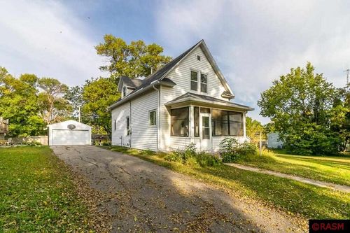 260 S Park Ave, Le Center, MN, 56057-1624 | Card Image