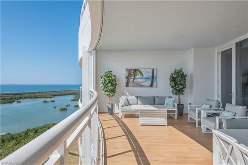 ph02-13925 Old Coast Rd, NAPLES, FL, 34110-8603 | Card Image