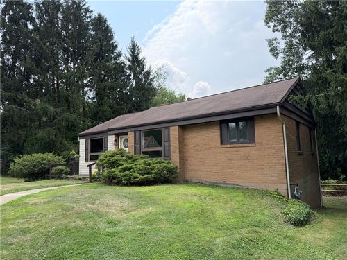 4140 Grandview Dr, Gibsonia, PA, 15044-9732 | Card Image