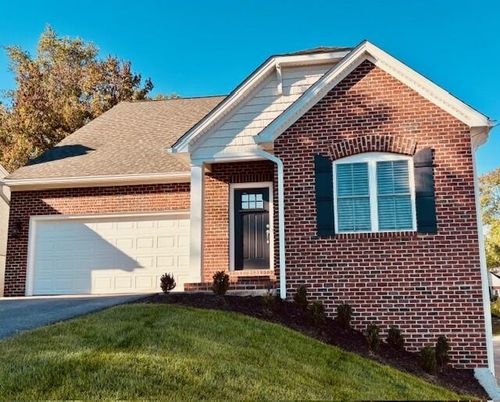 562 Dillard Rd Sw, Roanoke, VA, 24014-3131 | Card Image