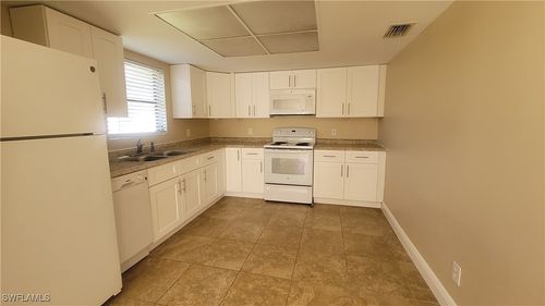 7508 Pebble Beach Rd, FORT MYERS, FL, 33967-2747 | Card Image