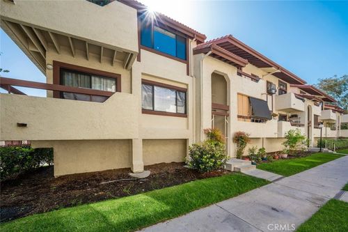 1122-18120 Sundowner Way, Canyon Country, CA, 91387-4389 | Card Image