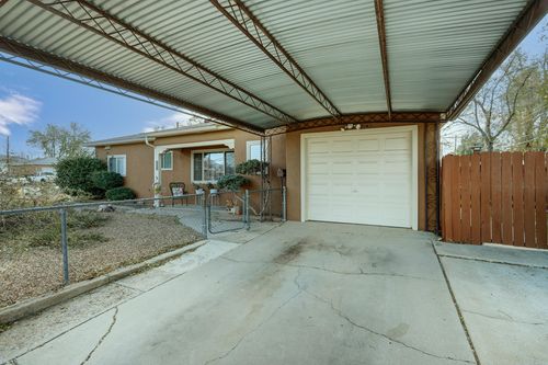 3217 La Veta Dr, Albuquerque, NM, 87110-1945 | Card Image