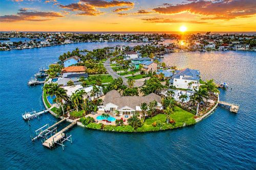 495 Harbor Dr S, INDIAN ROCKS BEACH, FL, 33785-3118 | Card Image