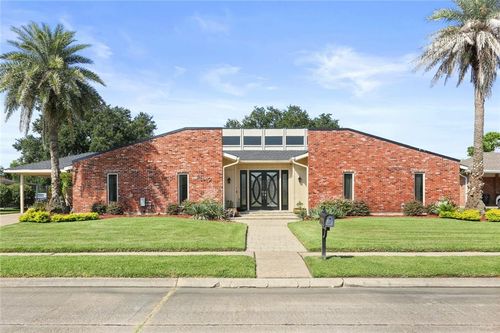 5840 Kensington Blvd, New Orleans, LA, 70127-2809 | Card Image