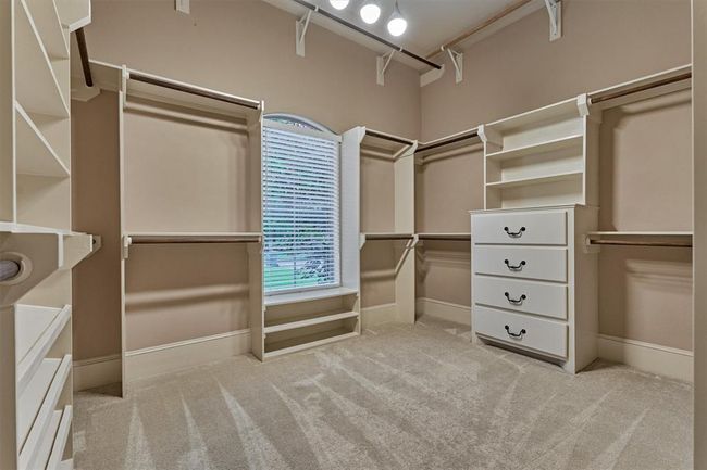 Closet 1 in Primary | Image 29