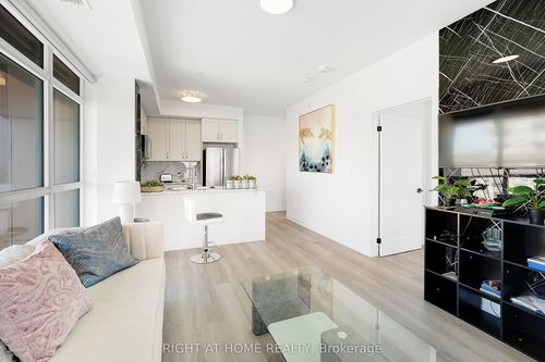 905-460 Dundas St E, Hamilton, ON, L8B2A5 | Card Image