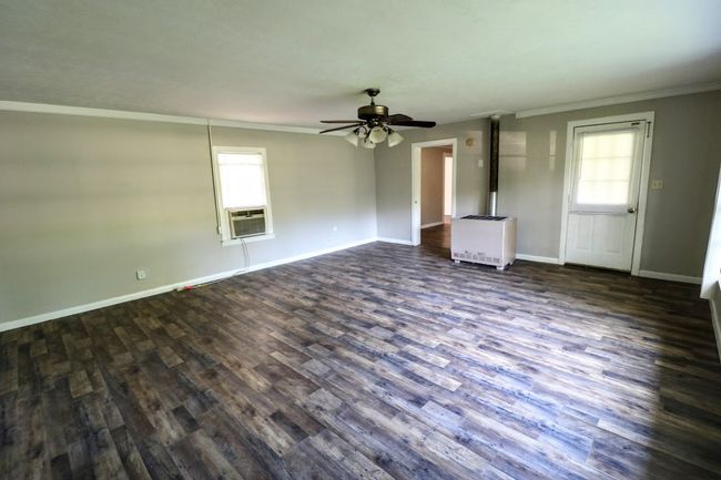 289 Long St W, House other with 2 bedrooms, 1 bathrooms and null parking in Mc Ewen TN | Image 6