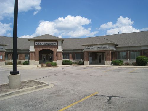 1447 Merchant Dr, Algonquin, IL, 60102-5917 | Card Image