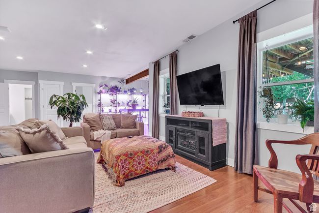 Basement living room | Image 32