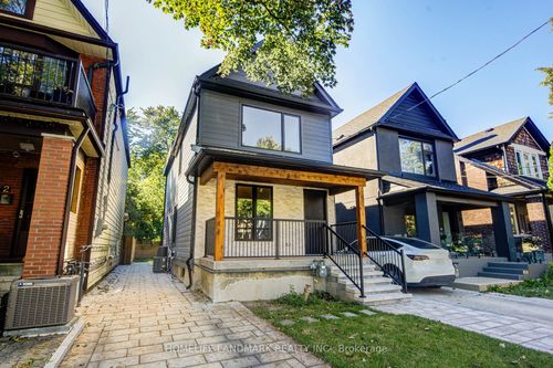 34 Hiawatha Rd, Toronto, ON, M4L2X8 | Card Image