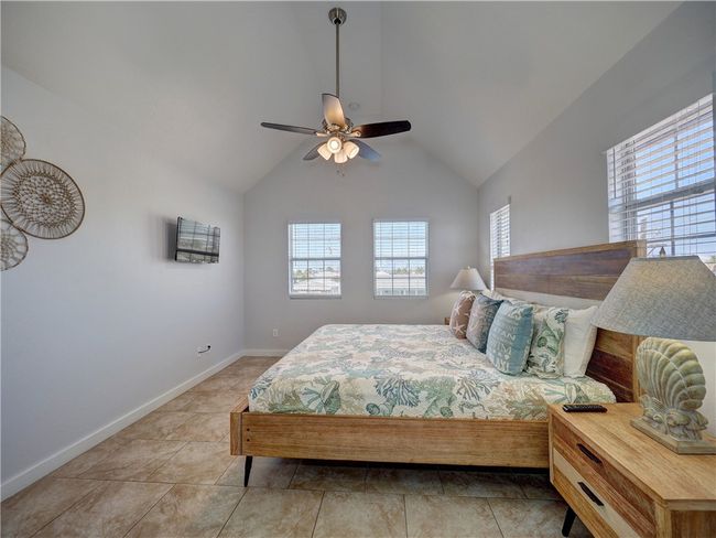 514 Royal Palm Dr, House other with 3 bedrooms, 3 bathrooms and 4 parking in Port Aransas TX | Image 22