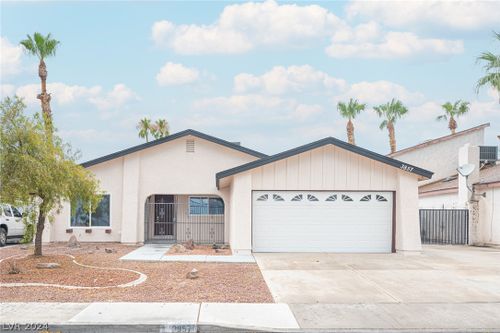 3857 Redwood Street, Las Vegas, NV, 89103 | Card Image