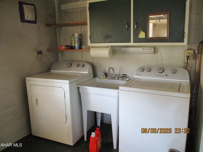 Laundry area | Image 16