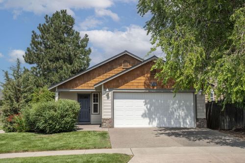 2870 Ne Jackdaw Dr, Bend, OR, 97701-7715 | Card Image