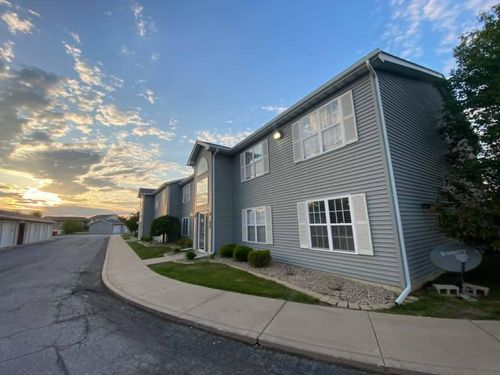 d-8251 Lincoln Cir, Merrillville, IN, 46410-6676 | Card Image