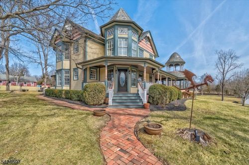 1905 E River Rd, Bedminster, NJ, 07921-2759 | Card Image